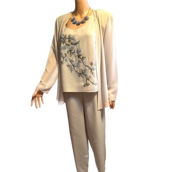 R&M Richards Vintage Elegant 3 Piece Cream Chiffon Embroidered Beaded Set - Picture 5 of 16